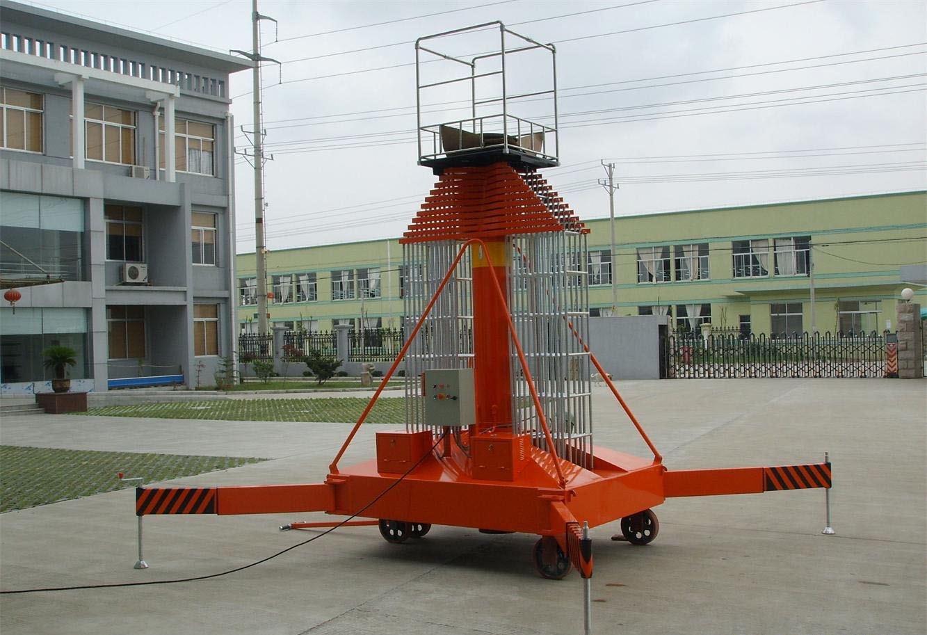 套缸式升降機(jī)